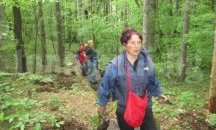 Туристи от дружество „Патлейна” разчистиха екопътеки през стария Преслав
