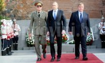 Румен Радев поздрави Владимир Путин по повод Деня на Победата