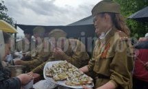 Пловдивчани опитаха от храната на войните от полева кухня
