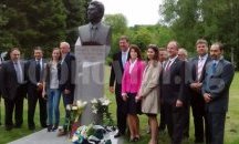 Официално беше открит паметникът на Рейгън в София