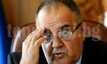 Няма "славянска азбука", правилно е да се казва "българска азбука"