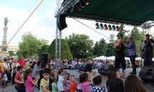 Стотици пяха заедно с Тони Димитрова в центъра на Русе