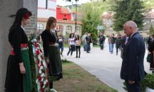 Главчев се поклони в Батак пред паметниците на загиналите в Априлската епопея
