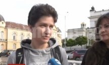Майки на деца с увреждания излизат за пети път на протест пред НС