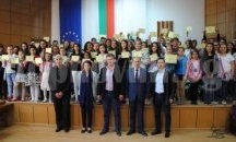 Отличиха изявени ученици от Кубрат в навечерието на 24 май