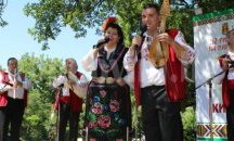 Откриха „Китна Тракия пее и танцува“ в Хасково