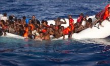 Катер на гръцката брегова охрана се вряза в лодка с мигранти