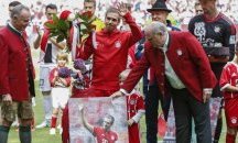 Байерн финишира сезона по шампионски, Лаам и Алонсо се оттеглиха