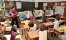 Връчиха наградата „Неофит Рилски” на шестима учители в област Добрич