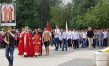 Дефиле на абитуриенти подготвят в Търговище