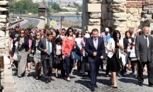 Несебър отбеляза 24 май с празнично шествие и хоро