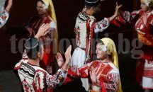 Абитуриентите на Национално училище за фолклорни изкуства "Филип Кутев" празнуват с прощален концерт