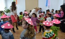 838 педагози и специалисти се грижат за 2914 деца в помощни училища