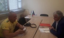 С месеци бавят операция на дете, болно от сколиоза