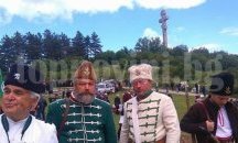 Главчев, депутати и политици се качват на Околчица