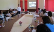 Тревогите на съвременния родител обсъдиха на кръгла маса в Кубрат