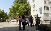 Скеле на 13-етажен саниран блок се срути