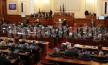 Депутатите влязоха в дебат за Закона за жестомимичния език