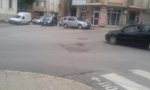 Двама пострадаха при удар между  мотоциклет в автомобил в центъра на Сливен