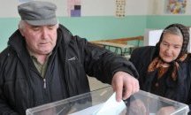 Предсрочните парламентарни избори започнаха в Косово