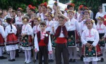 Фестивалът „Балканът пее и разказва” събра стотици в Гурково