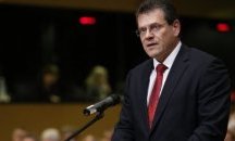 Eврокомисарят Шефчович се цели в президентския пост в Словакия