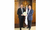 Китайци купуват къщи в Банско