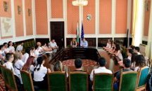 Ученици от гимназията по икономика гостуваха на общинската администрация в Сливен