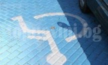 Майка и син биха полицай на паркинг в Добрич