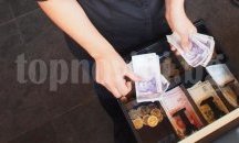 Данъчните запечатват магазин за храни в Албена