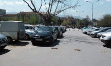 Спрени от движение стари автомобили тормозят люлинци