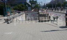 Слагат асансьор на подлеза на бившия хотел "Плиска"