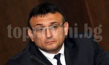 Младен Маринов: Проблемът с униформите трябва да се реши