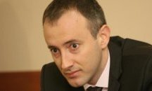 Образователният министър призна за провал на системата за прием на ученици в общински училища