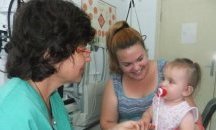 След сложна операция спасиха зрението на 7-месечно бебе