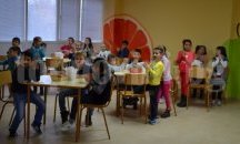 Подменят осветлението и съоръжения в детски градини