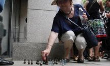 Протестиращи подредиха болтове пред ВСС в подкрепа на Лозан Панов