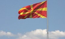 Росен Плевнелиев и Джордж Робъртсън пристигат в Македония