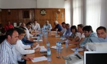 Подпомагат спортисти и фолклорни дейци