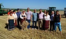 Предприемачи ГЕРБ организираха тържествено откриване на жътвата в търговищко