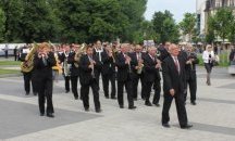 Духови оркестри от страната дефилират на фест в Плевен