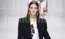 Българка дефилира за Versace