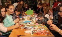 Великотърновски деца изписаха 700 картички за Коледа и Нова година