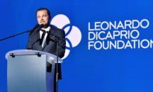 Леонардо ди Каприо връчива почетна награда на Скорсезе