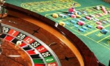 Мъж нахлу в казино в Димитровград и ограби крупието