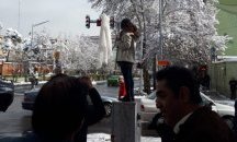 Иранчанки излязоха на протест срещу закона, задължаващ ги да практикуват „хиджаб“
