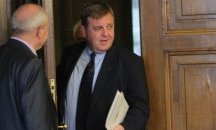 Каракачанов заплаши с оставка, ако ГЕРБ не подкрепят мерките за ромите