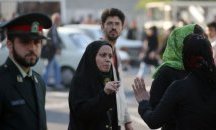 Иранската полиция арестува 29 жени, протестирали без забрадки