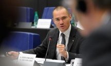 Евродепутатът Ангел Джамбазки защити министър Нено Димов