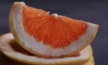 5 причини да пиете сутрин вода с грейпфрут